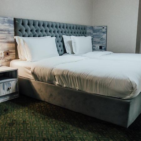 Express City Hotel シムケント エクステリア 写真